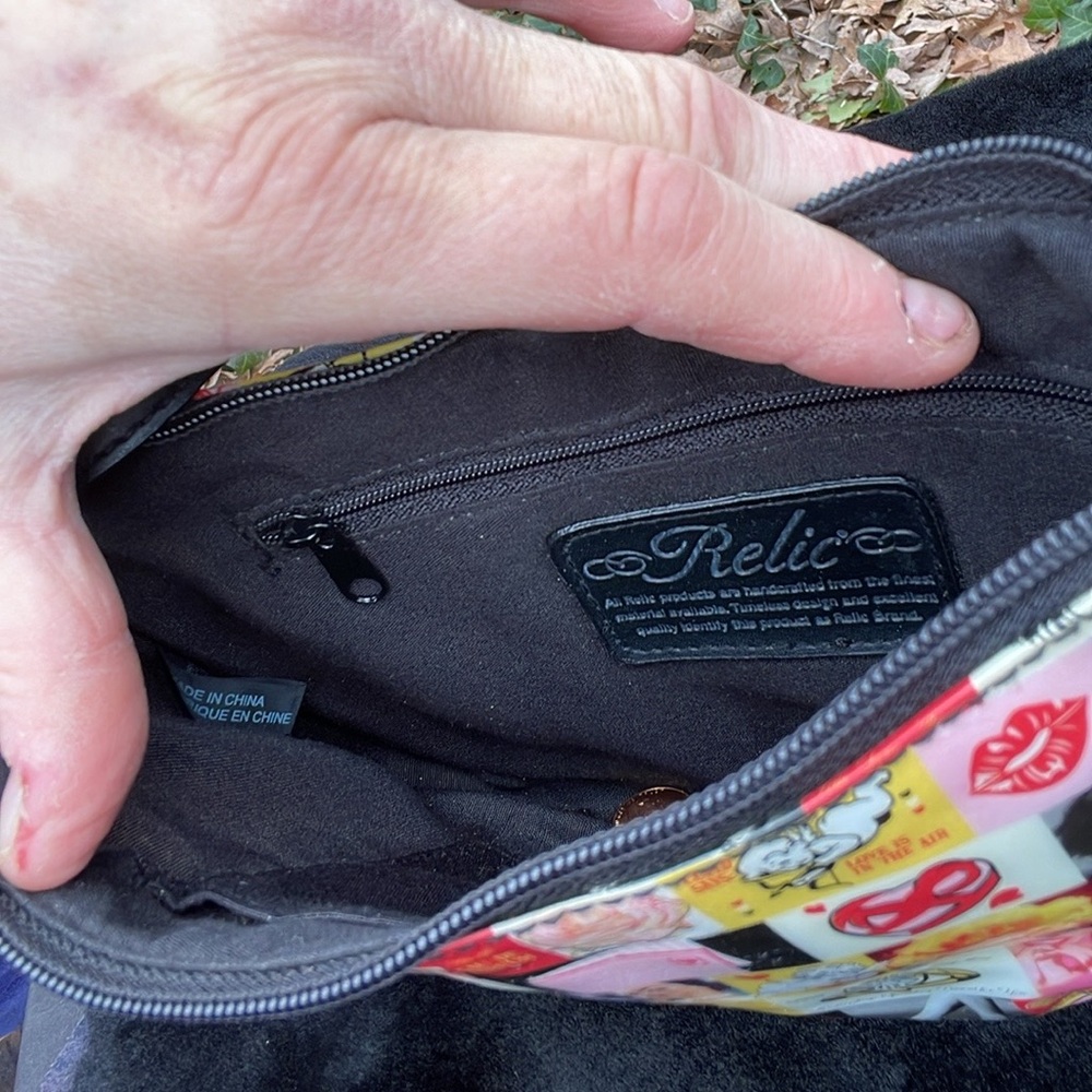 Relic Colorful Handbag Purse Short Strap Kiss & Tell Phone Me The Dance of Love - Picture 13 of 16
